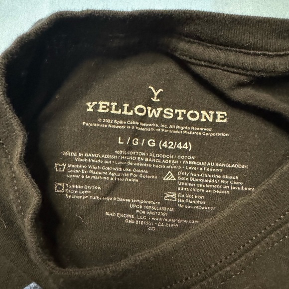 Yellowstone Tee Shirt - Picture 5 of 6